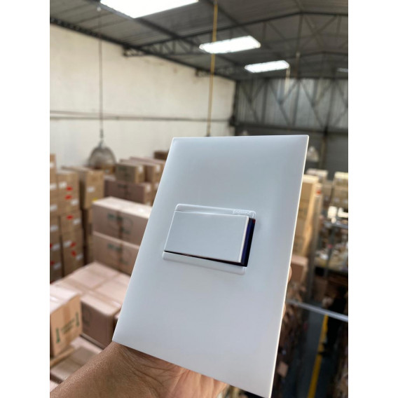 Cj Interrruptor Paralelo Horizontal 4x2 - Pial Plus + Branco Cj Interrruptor Paralelo Horizontal 4x2 - Pial Plus + Branco